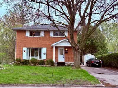 Detached in Brockville