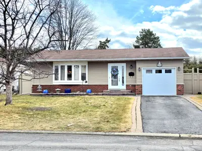 Detached in Orleans - Convent Glen and Area