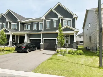 Condo Townhouse in Niagara Falls