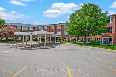 1 Heritage Way 305, Kawartha Lakes, On K9v 5p9