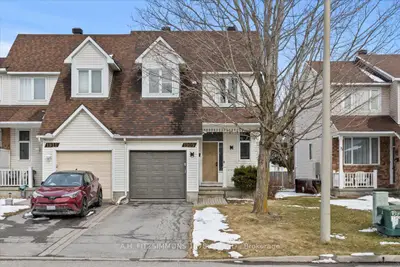 Att/Row/Townhouse in Orleans - Cumberland and Area