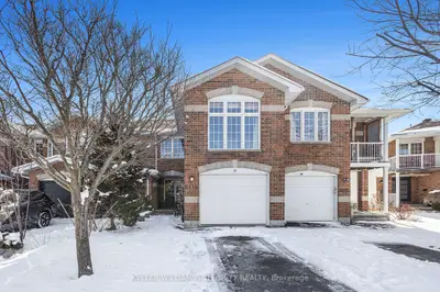 Att/Row/Townhouse in Orleans - Cumberland and Area
