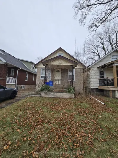 Detached in Windsor