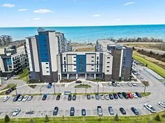 Condo Apartment in Grimsby