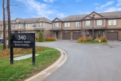 Condo Townhouse in Fort Erie