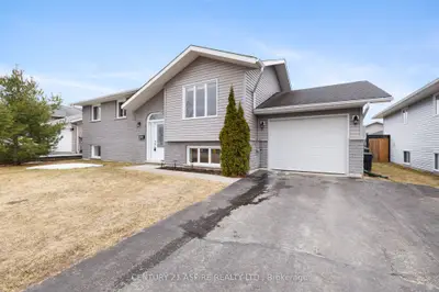 53 Spruce Street, Petawawa, On K8h 3s4