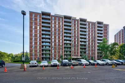 Condo Apartment in Hamilton