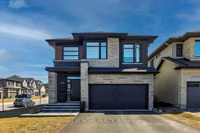 Detached in Blossom Park - Airport and Area