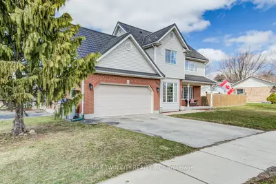Detached in North Perth