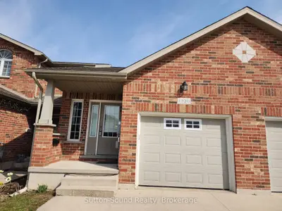 Att/Row/Townhouse in Owen Sound