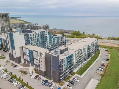 Condo Apartment in Grimsby