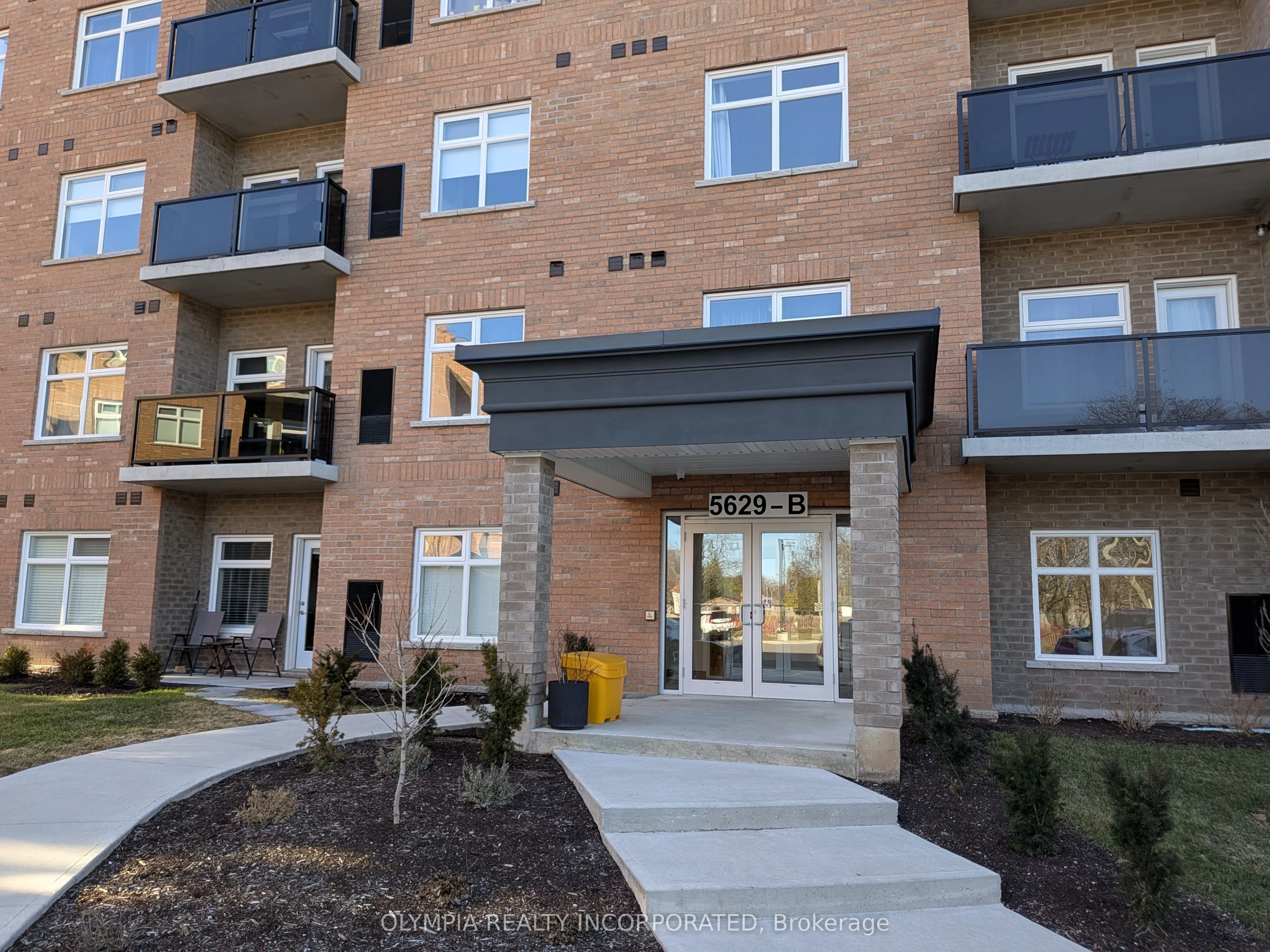 Condo Apartment in Niagara Falls