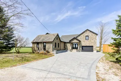Detached in Middlesex Centre