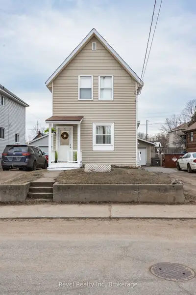 Detached in North Bay