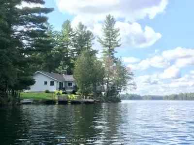 Detached in Frontenac