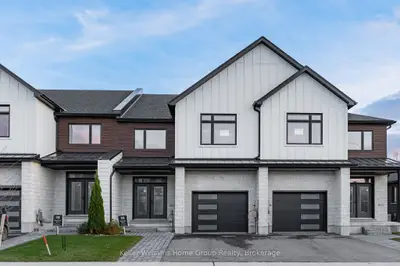 Att/Row/Townhouse in Centre Wellington