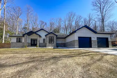 Detached in Huron-Kinloss