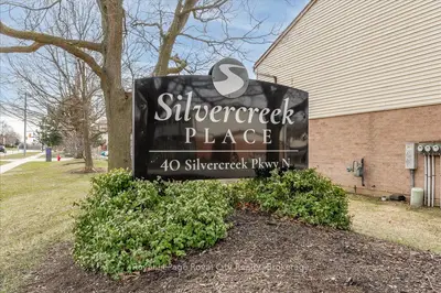 Condo Townhouse in Guelph