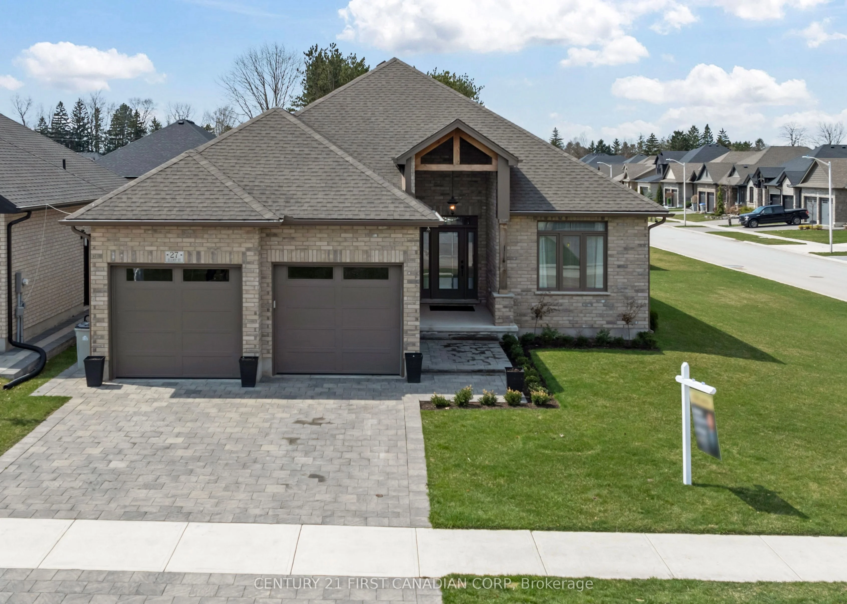 27 Elliot Street, Strathroy-caradoc, On N7g 0h1