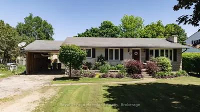 Detached in Central Huron