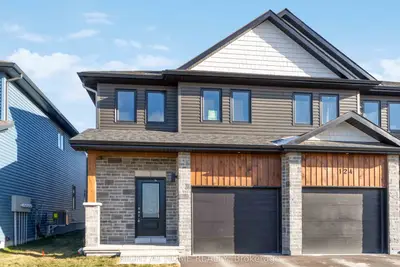 Att/Row/Townhouse in Carleton Place
