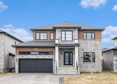 Detached in Russell