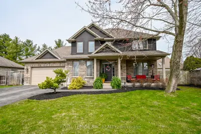 Detached in Pelham