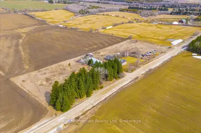 012189 East-west Garafraxa Townline, Centre Wellington, On L9w 6y3
