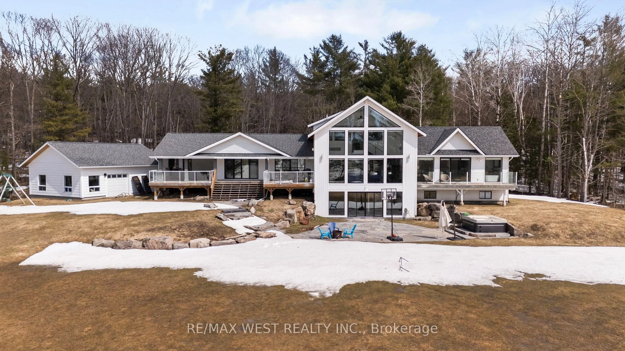 1331 South Monck Drive 1, Bracebridge, ON P1L 1W8