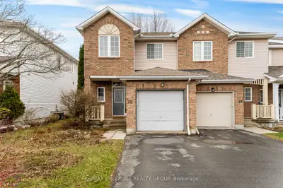 Att/Row/Townhouse in Kanata