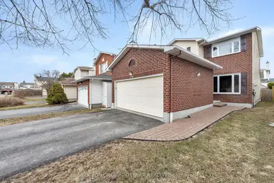 Detached in Orleans - Convent Glen and Area