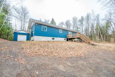 Detached in Greater Madawaska