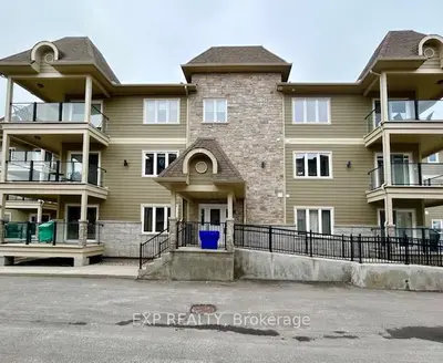Condo Apartment in Russell