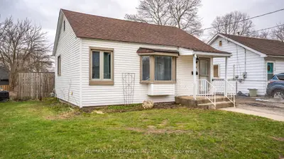 Detached in Brantford