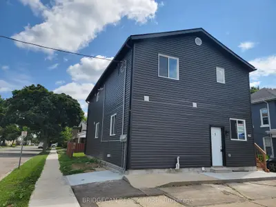 Detached in Brantford