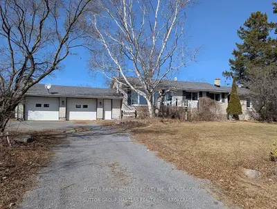 Detached in Frontenac