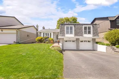 Detached in Brantford