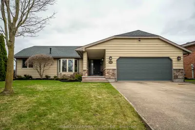 3917 Glenoaks Avenue, Niagara Falls, On L2h 2v9