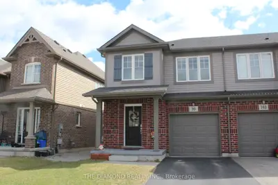 Att/Row/Townhouse in Welland