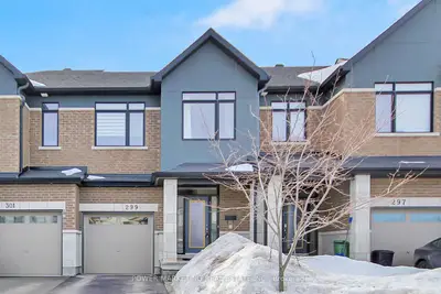 Att/Row/Townhouse in Orleans - Convent Glen and Area