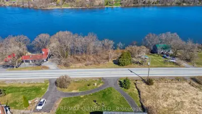 1229 South Shore Road, Greater Napanee, On K7r 3k7