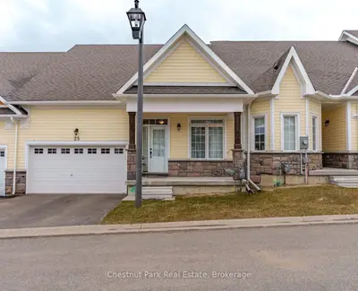 Att/Row/Townhouse in Bracebridge