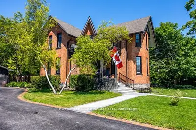 Detached in Kawartha Lakes