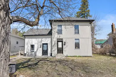 Detached in Belleville