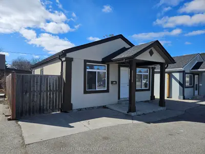 Detached in Windsor