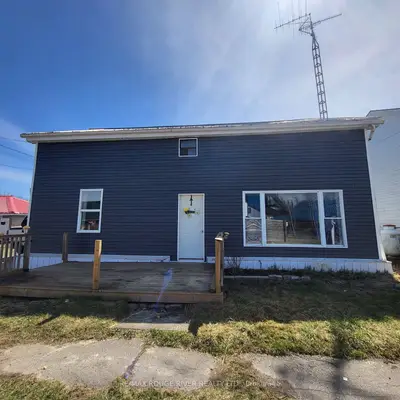 14 Division Boulevard, Prince Edward County, On K0k 1t0