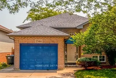 Detached in Windsor