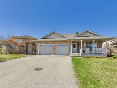 Detached in North Huron