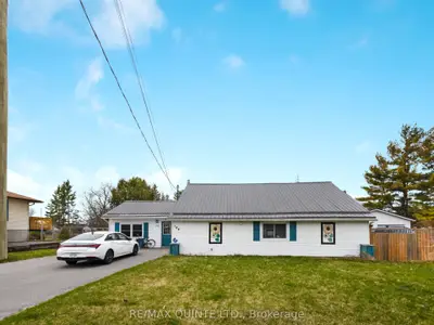 Detached in Belleville