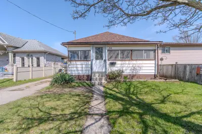 Detached in Brantford